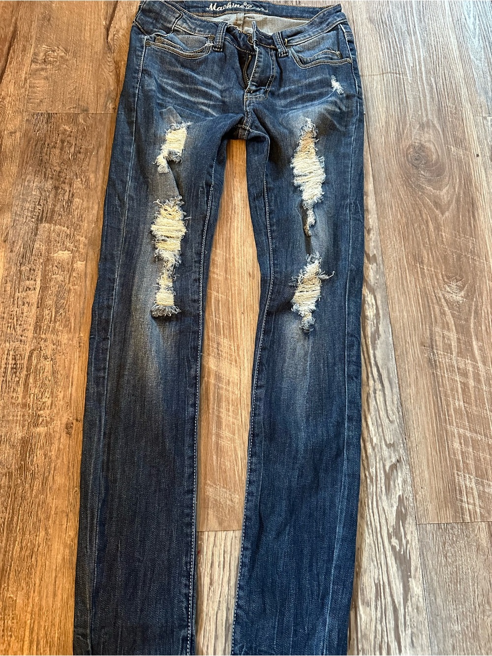 Junior’s Size 3 Machine Distressed Dark Wash Skinny Jeans